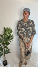 Load and play video in Gallery viewer, I want some CaMO Tee
